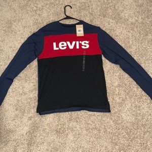 Small Long sleeve Levi’s tee